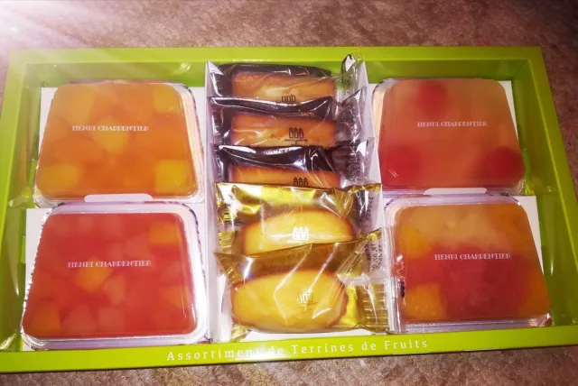 美味しいだけじゃない!見た目も涼しく美しいスイーツアソートをお中元に。