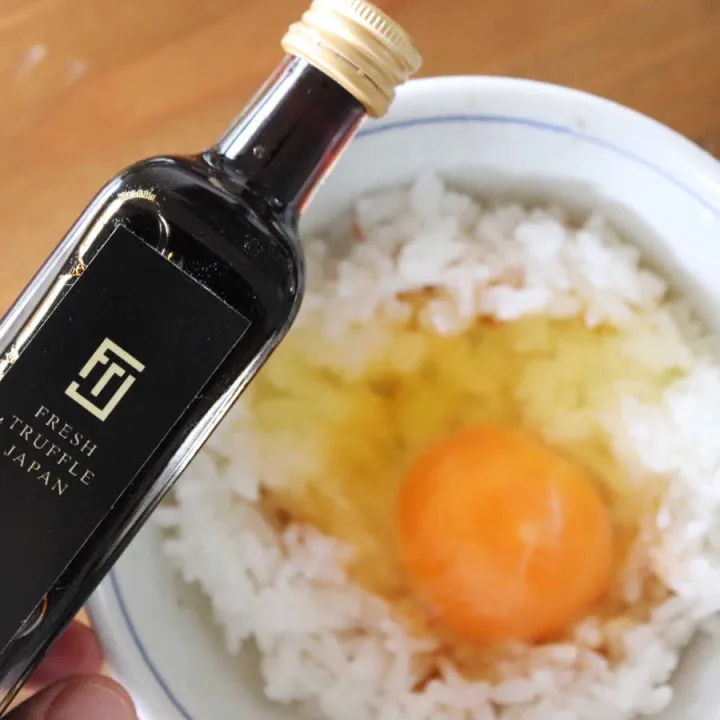 FRESH TRUFFLE JAPAN 白トリュフ醤油と黒トリュフ塩セット