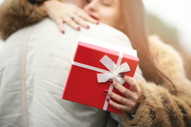 30歳を迎える妻に贈る誕生日プレゼント5選|愛情を込めた贈り物