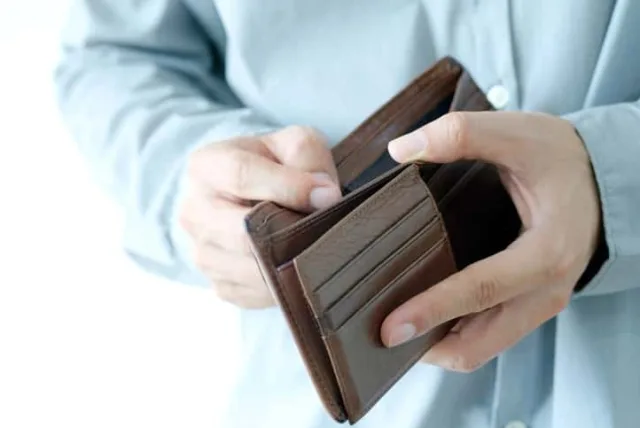 父の誕生日プレゼントはいつでも使える財布に決まり!おすすめの財布5選