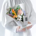 【誕生日ギフト】フローリストにおまかせ 季節の花束 S - ミックス -