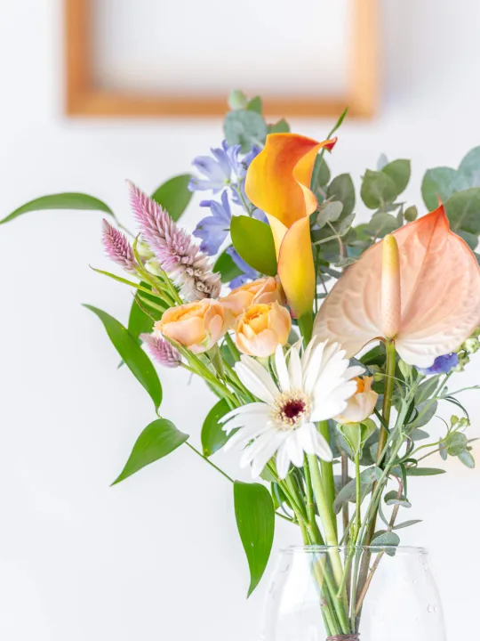 AND PLANTS/アンドプランツ 【誕生日ギフト】フローリストにおまかせ 季節の花束 S - ミックス -