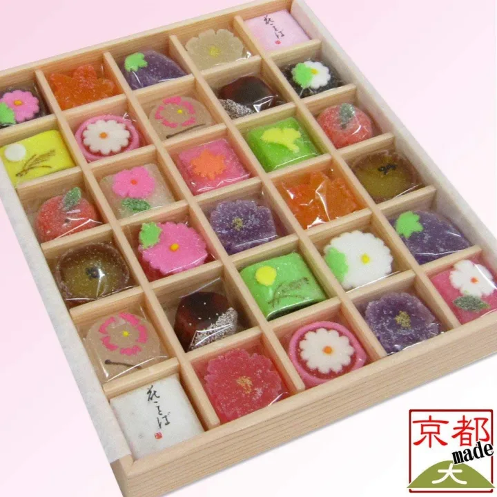 華やかな和菓子の詰め合わせ