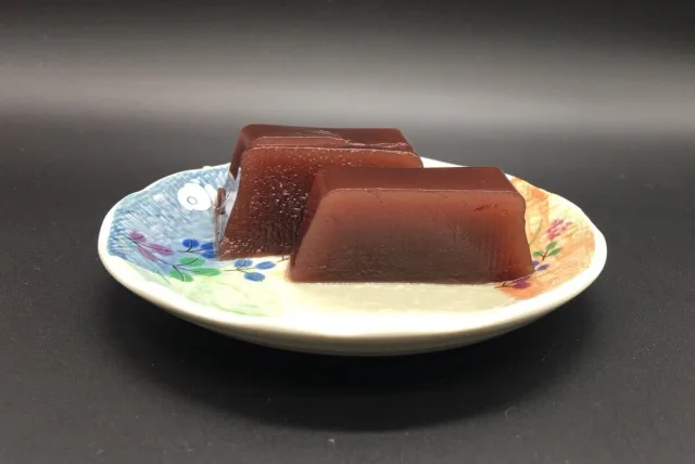 ひんやり甘い水羊羹の極上品。とらや「水羊羹」
