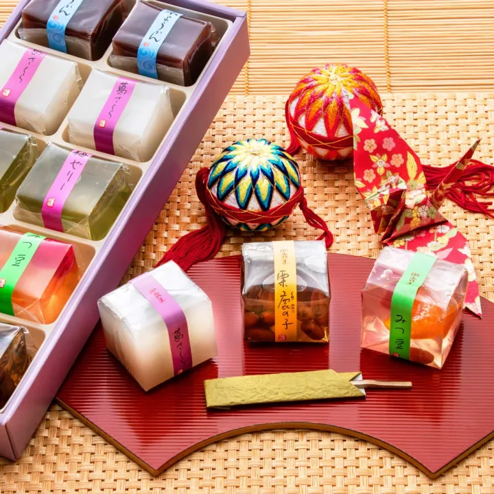 和菓子のような華やかな見た目が人気
