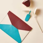 手紙をより特別にする 名入れレザー封筒