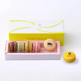 Pierre Hermé Paris／ピエール・エルメ マカロン6個詰合わせ マカロンデー × ルノー スペシャルパッケージ