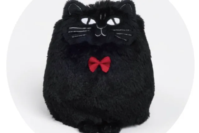 「ソルト」と「ペッパー」のもとに新しい仲間が登場！リサ・ラーソン ｢くろごまさんシリーズ｣