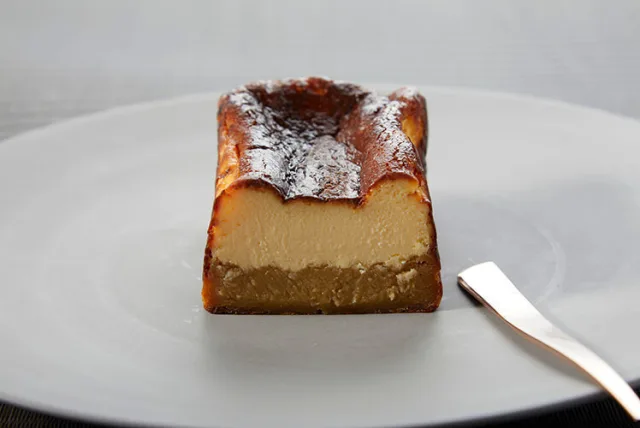 これは “禁断” のさつまいもスイーツ！  &OIMOTOKYO「蜜芋バスクチーズケーキ」