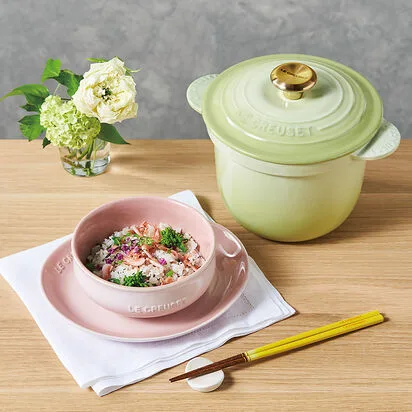 フレッシュな春色のお鍋や食器 LE CREUSET/ル・クルーゼ 「フラワーコレクション」