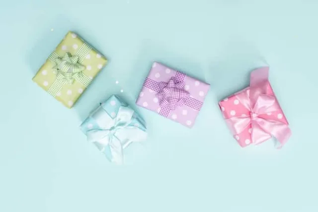 ホワイトデーのお返し金額をチェック!本命彼女や職場での相場やおすすめアイテムをご紹介