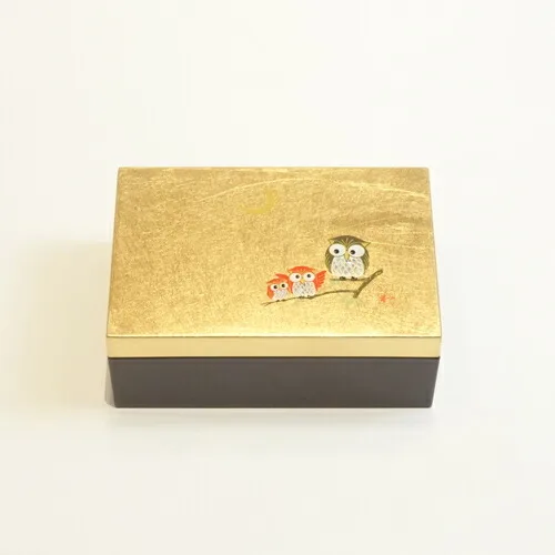 金婚式のお祝いに華やかな小物入れをプレゼント