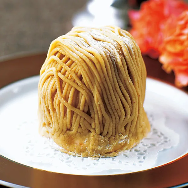 生クリームをたっぷり使用した「モンブラン」
