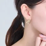 フレグラントフラワーメタルピアス