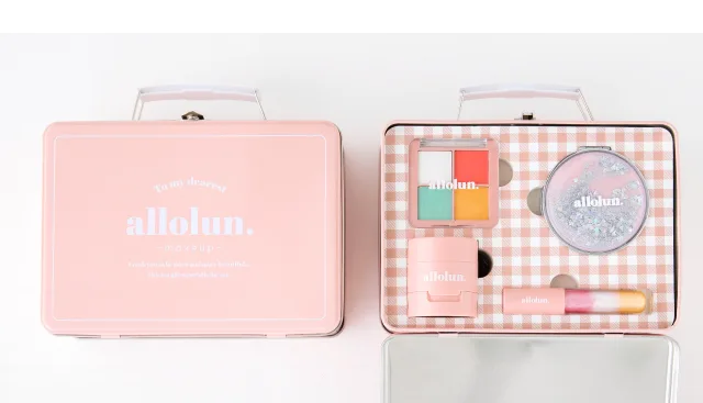 可愛らしいキッズ用メイクコフレ allolun./オールオルン プチプラキッズコスメ「HOLIDAY COLLECTION」