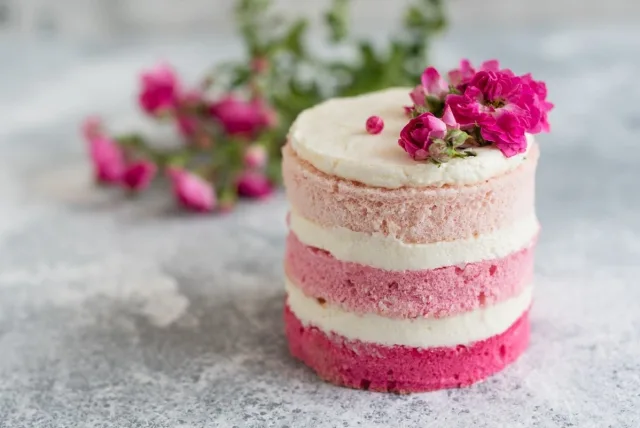 結婚祝いにケーキをプレゼント！華やかで人気のおすすめギフト6選
