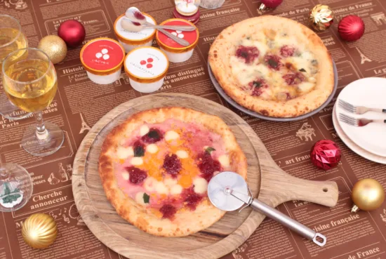 パーティの主役はいちごピザ! おさぜん農園「いちごピザ パーティーセット」