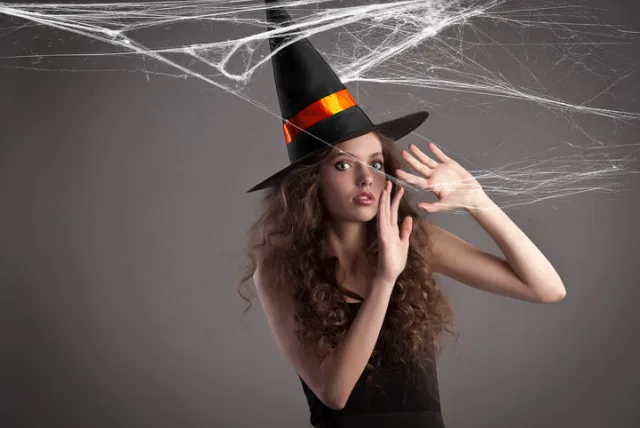 【2023ハロウィンの仮装】パーティーの主役になれちゃう。女性用・コスプレ衣装8選