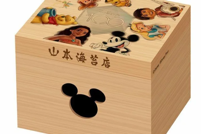 ディズニーコラボの極上スペシャルセット！ 山本海苔店 Disney創立100周年限定デザイン「焼きのり箱セット」