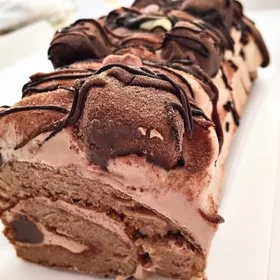 本命用|簡単バレンタインチョコ⑥見た目も味も本格的なチョコレートロールケーキ
