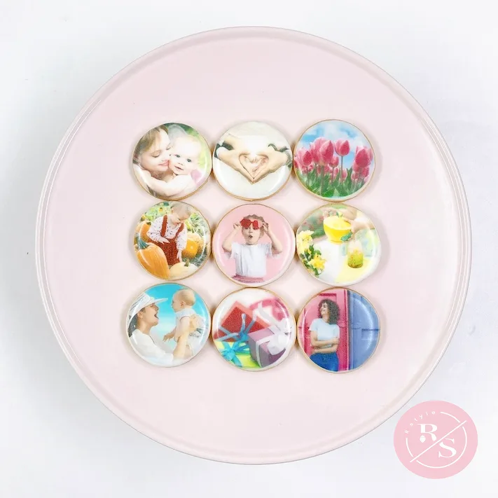 缶バッジのようにかわいいアイシングのプリントクッキー