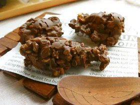 友達用|簡単バレンタインチョコ⑥材料二つで大量にできるクランチチョコ