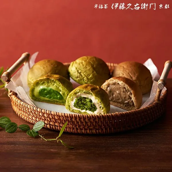 優しい甘みとお茶の爽やかな渋みが共存