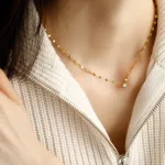 Zirconia × petal necklace