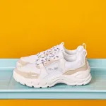 V2 SNEAKER