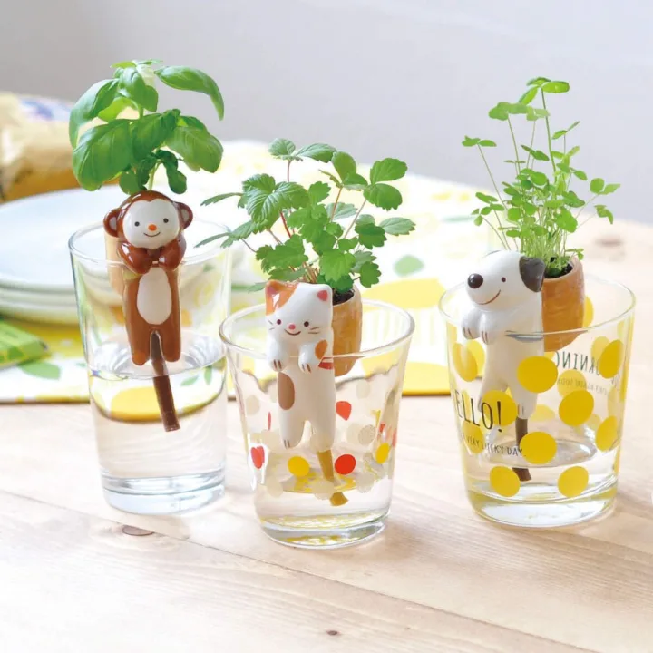 キュートな動物が水を吸い上げ植物を育てる!