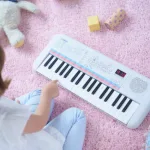 本格的なサウンドに触れられる「電子ピアノ」