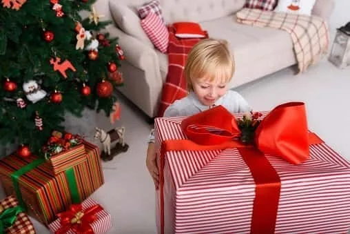 4歳の女の子・男の子に贈るクリスマスプレゼント！人気おもちゃなど13選