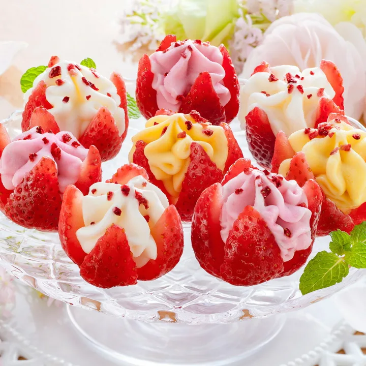 ケーキにも引けを取らない華やかさ!