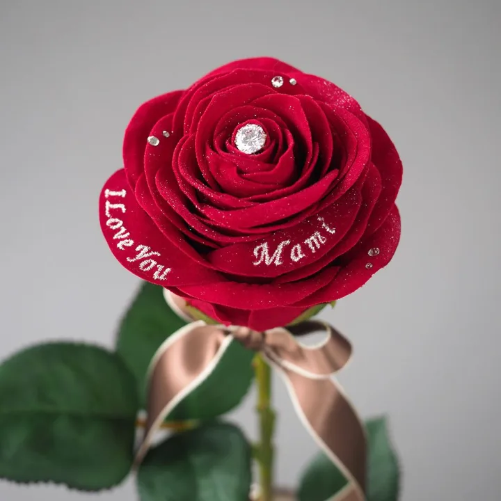 バラを引き立たせる花びん付き
