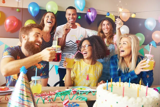 20代の男友達への誕生日プレゼント12選|予算をかけず喜ばれる5,000円以下ギフト