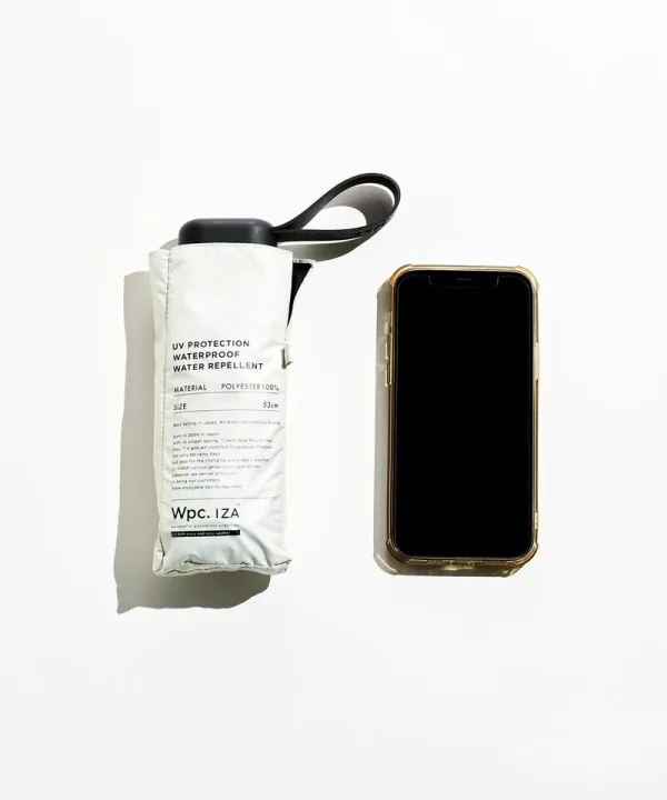 ほぼスマホサイズで持ち運び楽々「IZA」