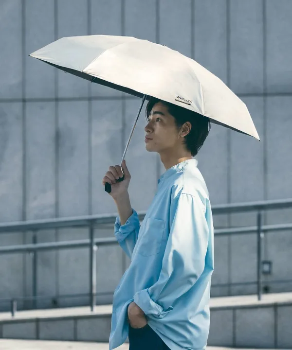 ほぼスマホサイズで持ち運び楽々「IZA」