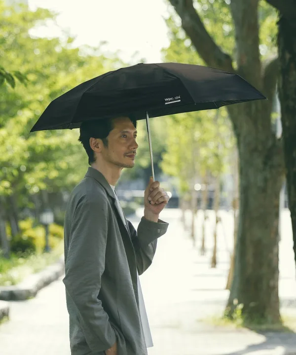 ほぼスマホサイズで持ち運び楽々「IZA」