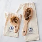 名入れ 木製ヘアブラシ(コットン巾着入り)