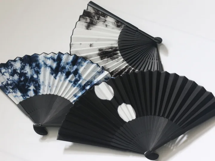 中村商店（山勝染工） 名古屋黒紋付染め扇子（青霧・黒霧から選択）