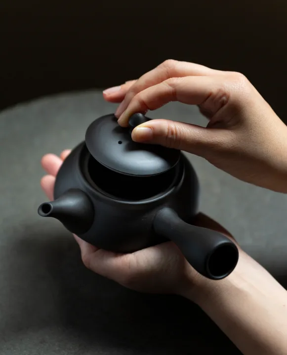 一保堂茶舗 くろ急須（常滑焼）