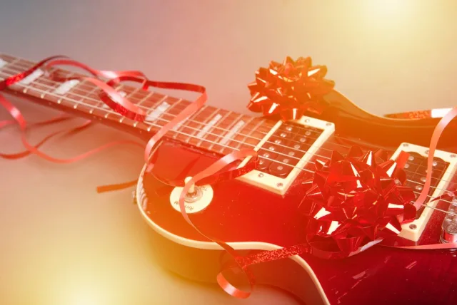 ギター好きが喜ぶプレゼント！ギタリストにもおすすめのギフト12選
