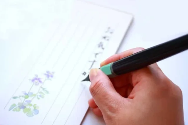 間違えると大変「寒中見舞いはがきの種類」!その選び方を徹底解説