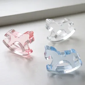BelleVie Enfant／ベルビーアンファン Lumiere Hochet アクリル木馬ラトル