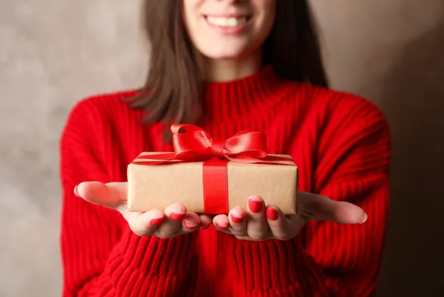 自分へのご褒美プレゼントおすすめ6選｜大人の男女が喜ぶ最高のご自愛ギフト