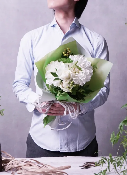 季節感があふれる「生花のブーケ」