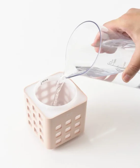 やさしい灯りに癒される「パーソナル加湿器」