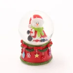 クリスマス定番の風物詩「スノードーム」