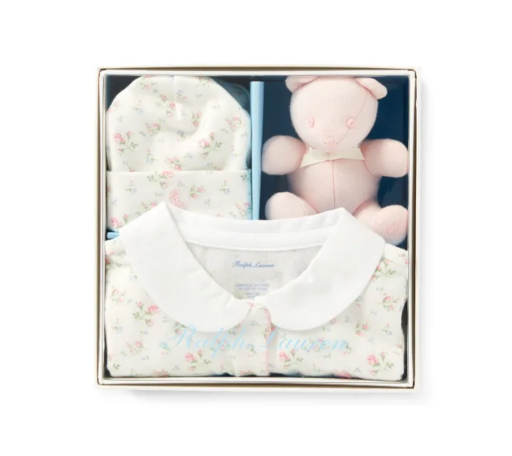5．友達の出産祝いにかわいいブランドのベビー服のセットを贈っても