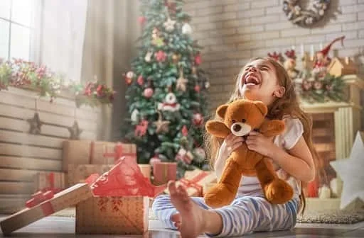 5歳女の子に贈るクリスマスプレゼント20選|おもちゃ以外の実用グッズも紹介